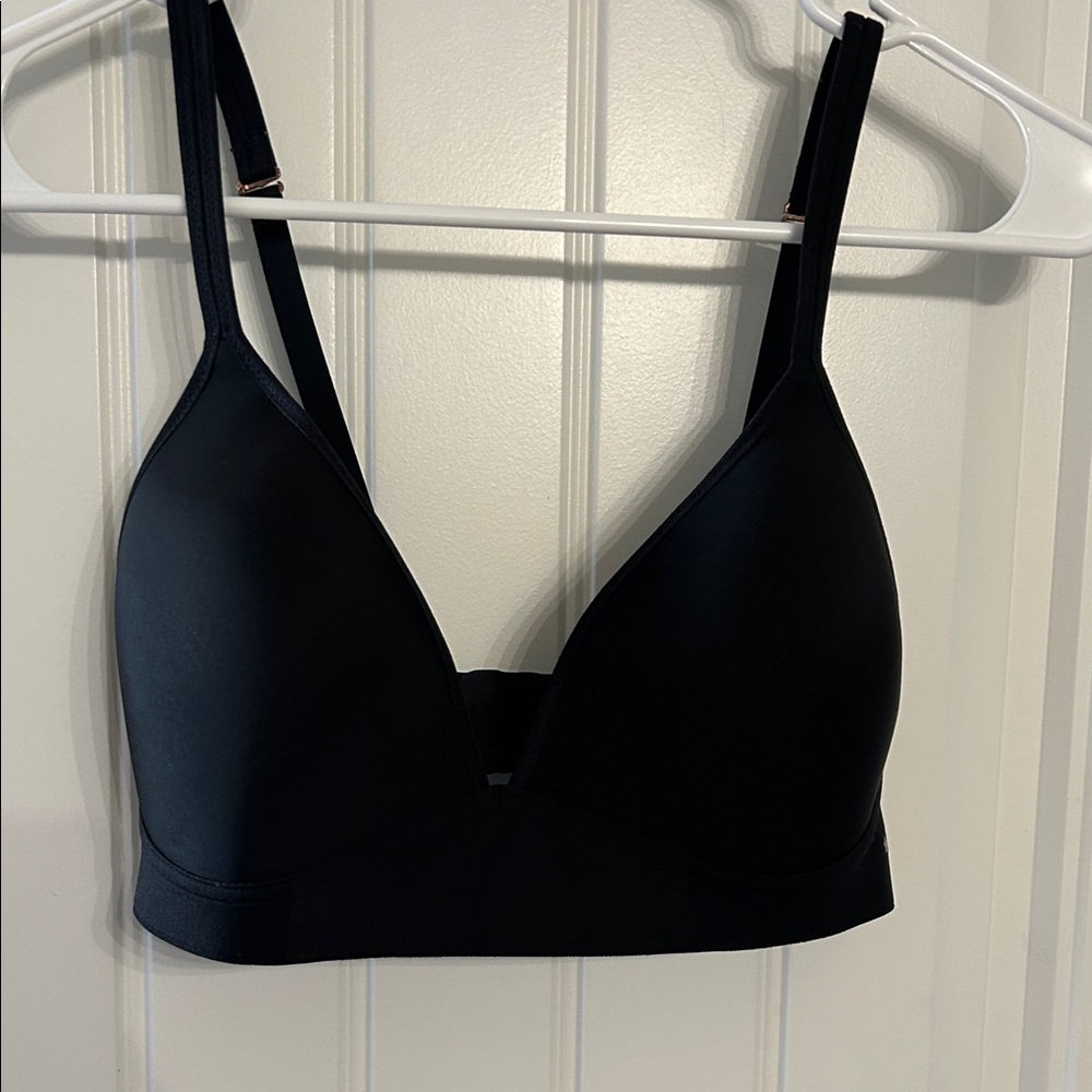aerie Black Wireless T-Shirt Bra - Smooth Everyday Support